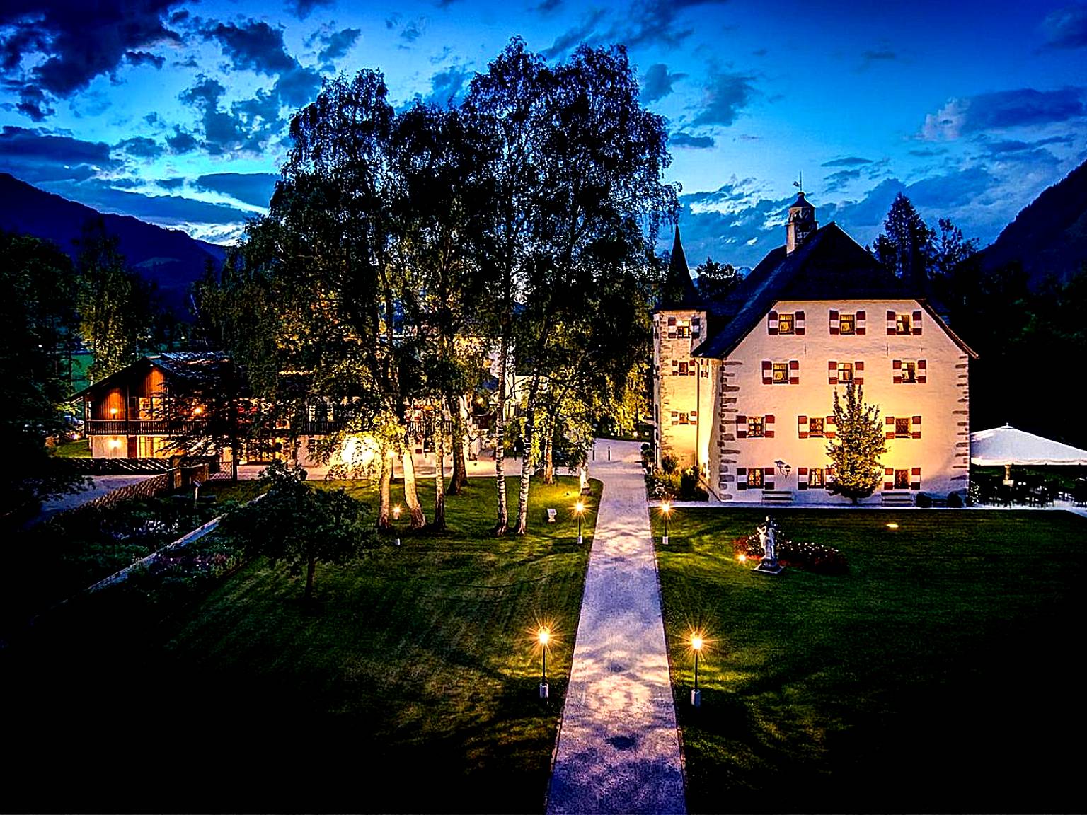 Schloss Prielau Hotel & Restaurants